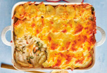 Baked chicken with spinach potatoes in a creamy sauce