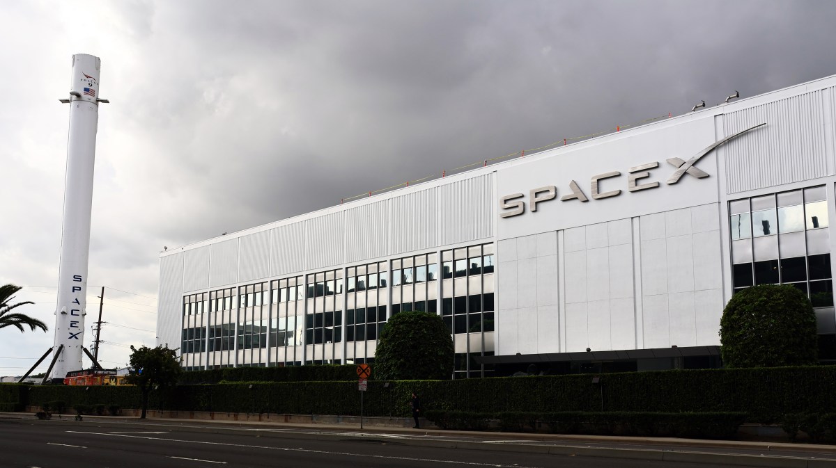 Pentagon under pressure to review SpaceX amid Chinese investor allegations