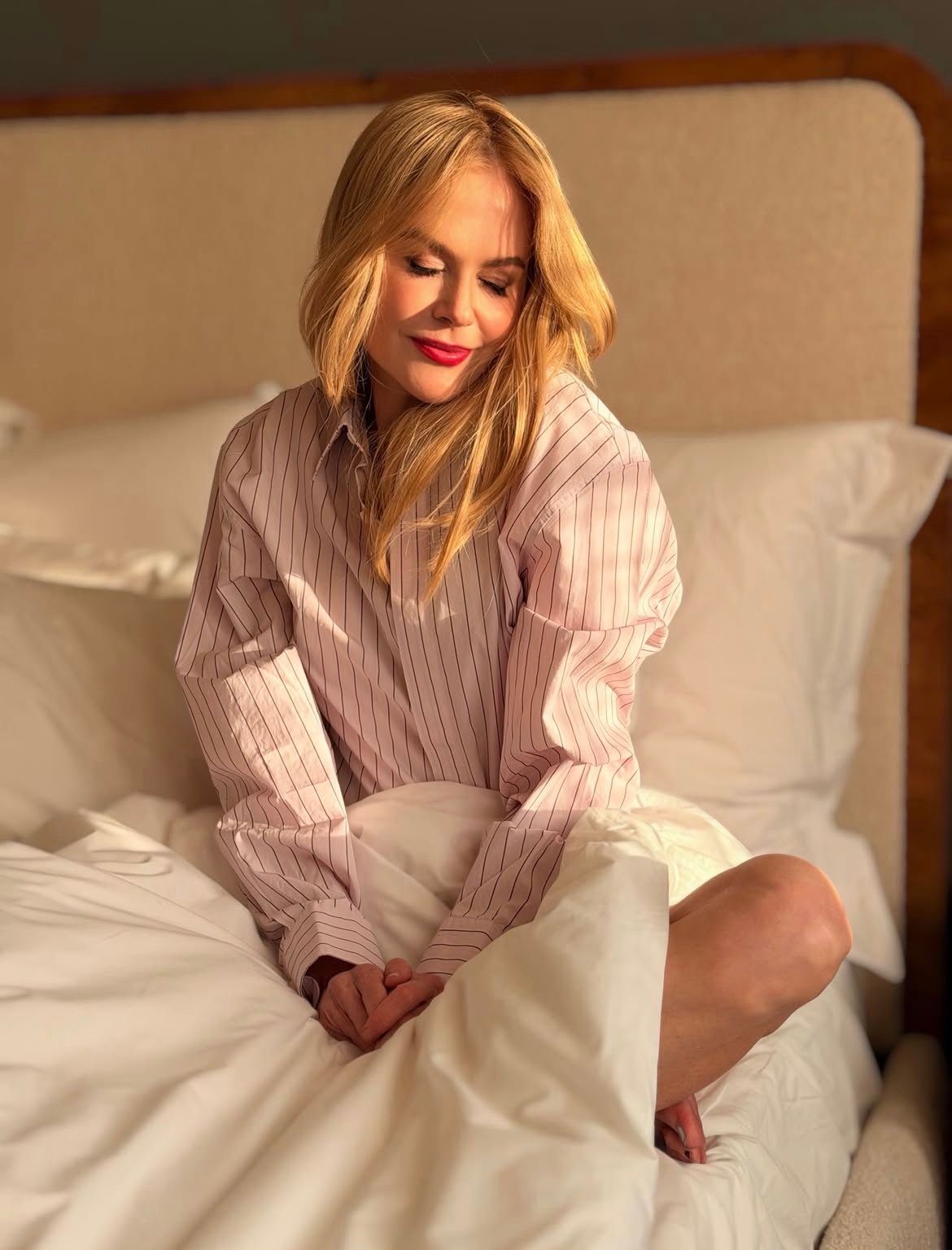 Nicole Kidman Perfects the Pantsless Rom-Com Uniform for Her First Galentine’s Day Post-Divorce