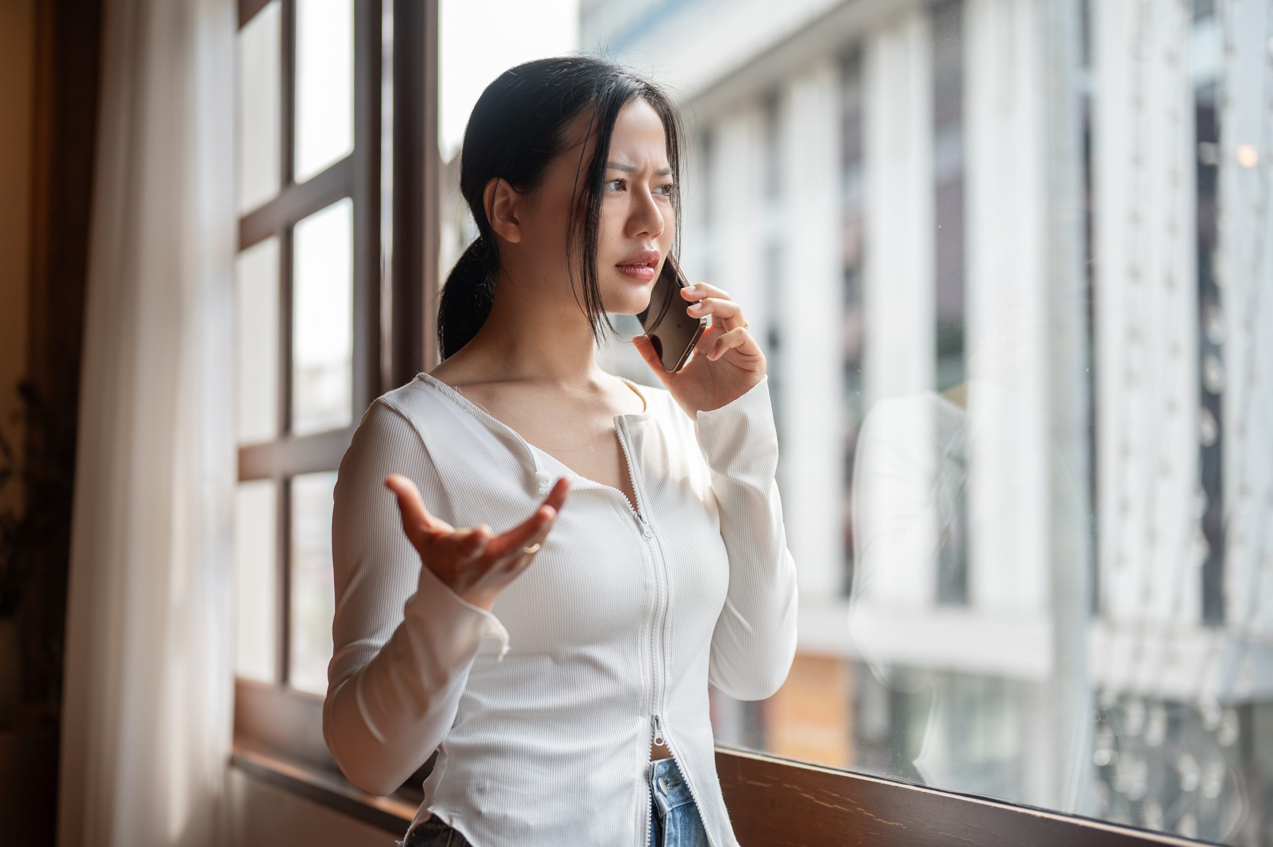 Dear Abby: My alcoholic ex-boyfriend is stalking me