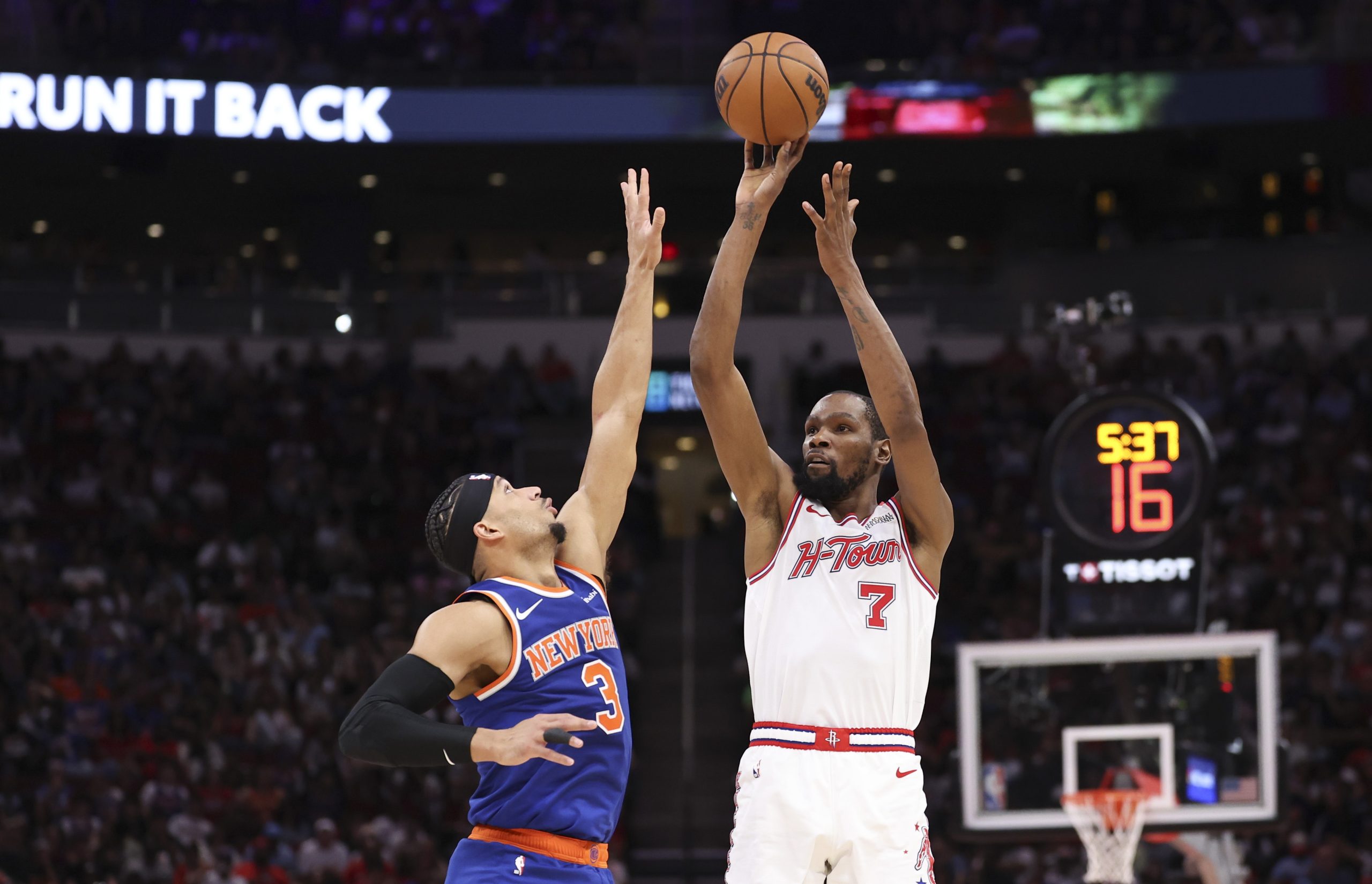 Knicks crushed by Rockets as struggles against winning teams continue