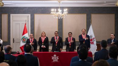 Peruvian authorities confirm Fujimori and Sanchez advance to runoff