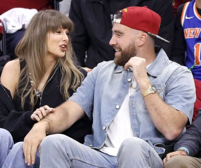 Chiefs’ Travis Kelce buys minority stake in MLB’s Guardians