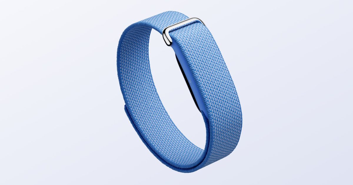 Fitbit Air has status light & double-tap gesture, gets Whoop size comparison