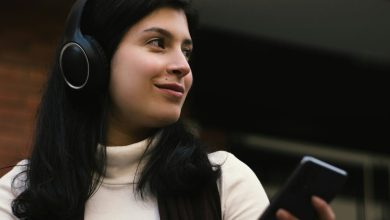 From cloning romance authors to YouTube piracy, AI is transforming audiobooks