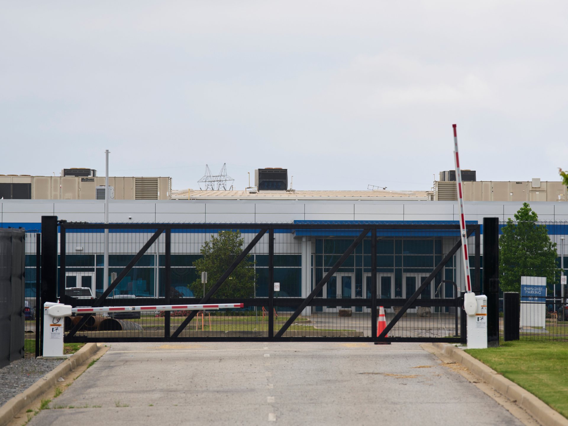 Trump administration seeks to halt air pollution lawsuit against Musk’s xAI