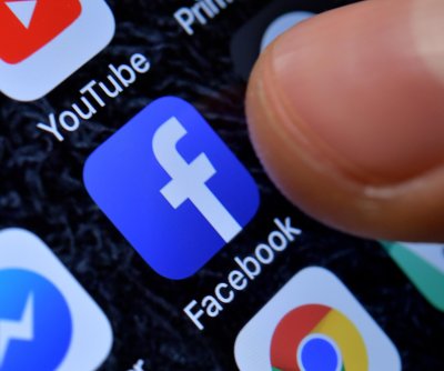 Overnight social media curfew announced for older teens in Britain