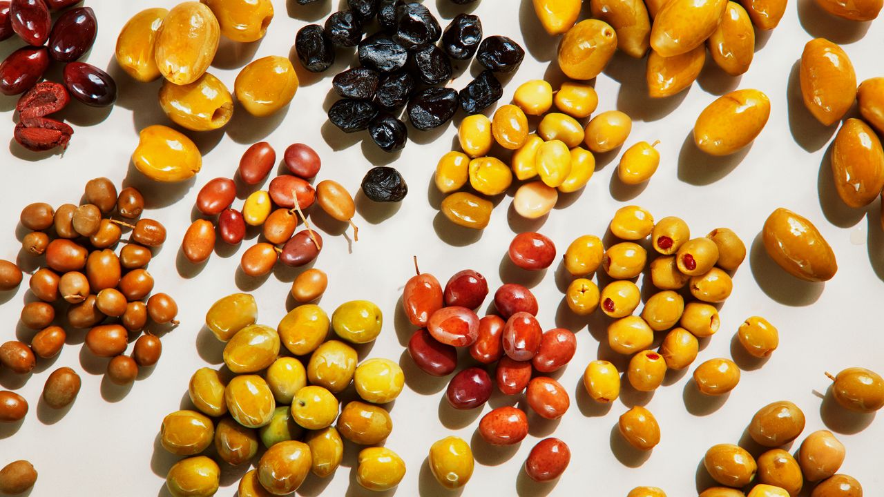 Types of Olives Explained: Castelvetrano, Kalamata, Manzanilla, and More