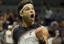 Ben Shelton shocks Carlos Alcaraz in five sets to win US Open quarterfinal