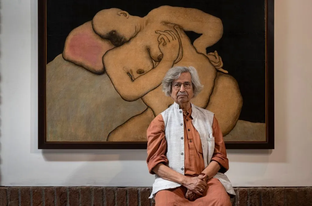 MUMBAI, INDIA - NOVEMBER 4: Artist Jogen Chowdhury pose for the photos near the painting at Snowball Studios, Worli on November 4, 2023 in…