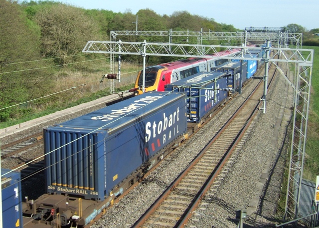 Stobart Rail freight train on the West Coast Main Line 12 May 2009.jpg